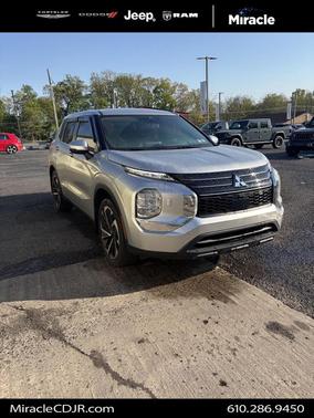 Alloy Silver Metallic 2022 Mitsubishi Outlander ES