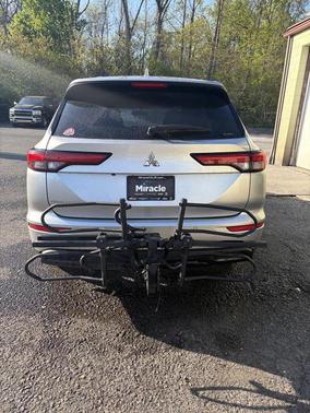 Alloy Silver Metallic 2022 Mitsubishi Outlander ES