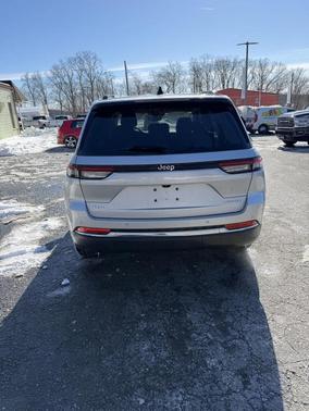 2023 Jeep Grand Cherokee Laredo