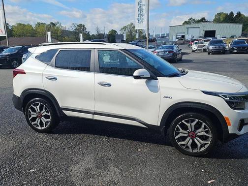 2023 Kia Seltos SX