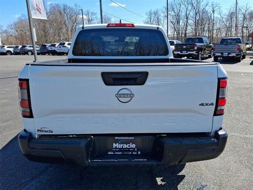 2022 Nissan Frontier S