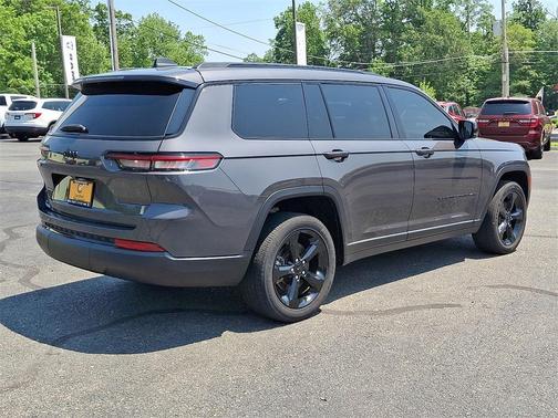 2022 Jeep Grand Cherokee L Laredo