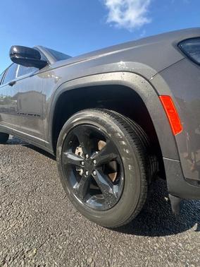 2022 Jeep Grand Cherokee L Laredo