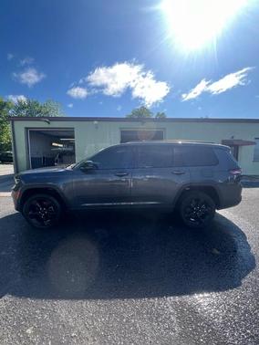 2022 Jeep Grand Cherokee L Laredo