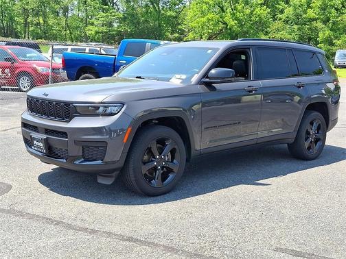2022 Jeep Grand Cherokee L Laredo