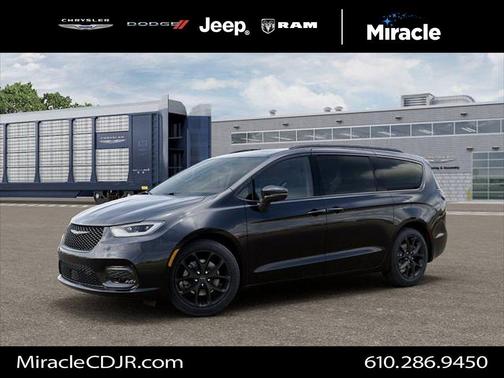 Diamond Black 2026 Chrysler Pacifica Limited