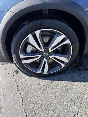 2025 Volvo V60 Cross Country B5 Plus