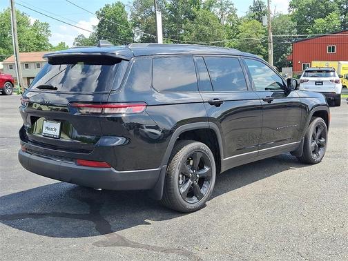 2025 Jeep Grand Cherokee L Laredo