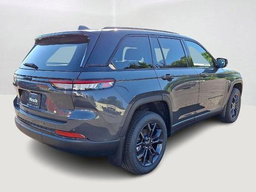 Metallic 2025 Jeep Grand Cherokee Limited