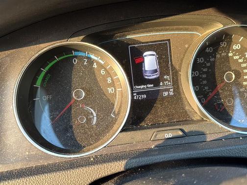 2016 Volkswagen e-Golf SE