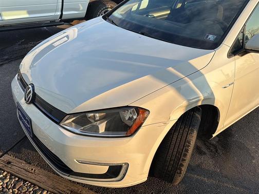 2016 Volkswagen e-Golf SE