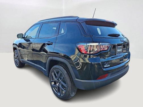 Diamond Black 2026 Jeep Compass Limited Altitude