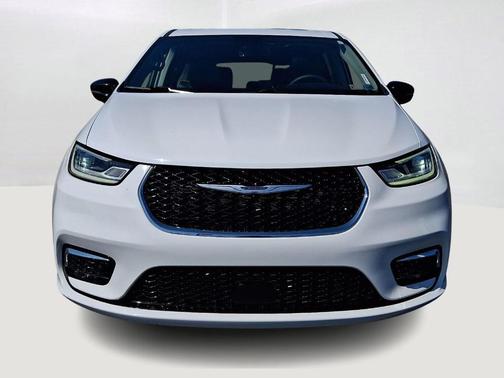 Bright White Clearcoat 2024 Chrysler Pacifica Limited