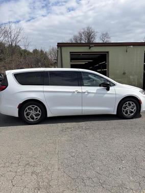 2024 Chrysler Pacifica Limited