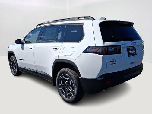 Bright White Clearcoat 2026 Jeep Cherokee LAREDO/LIMITED