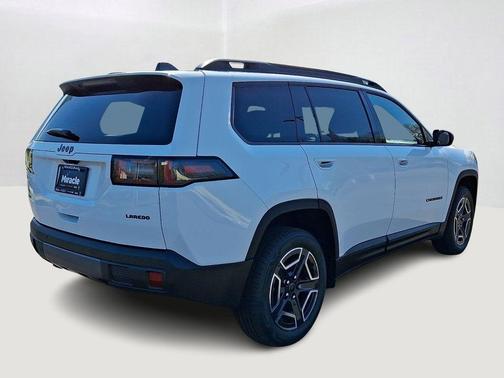 Bright White Clearcoat 2026 Jeep Cherokee LAREDO/LIMITED