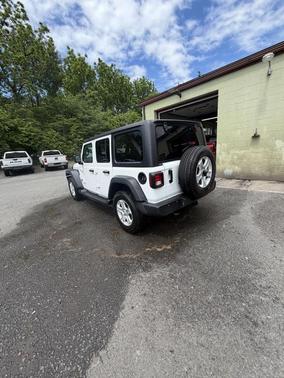 Bright White Clearcoat 2022 Jeep Wrangler Unlimited Sport