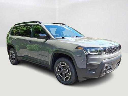 Sting Gray Clearcoat 2026 Jeep Cherokee LAREDO/LIMITED