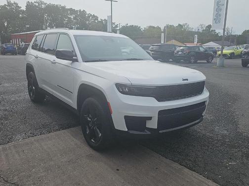 2023 Jeep Grand Cherokee L Laredo