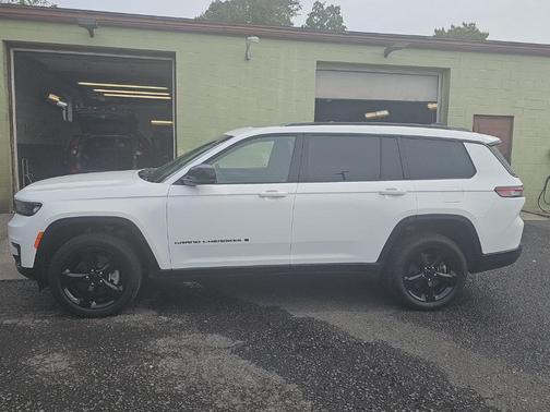2023 Jeep Grand Cherokee L Laredo