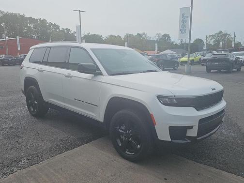 2023 Jeep Grand Cherokee L Laredo