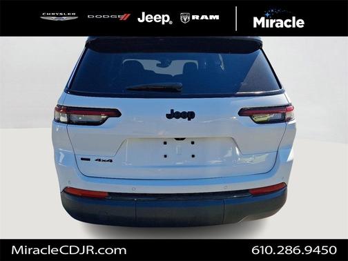2023 Jeep Grand Cherokee L Laredo