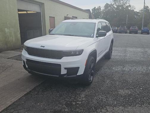 2023 Jeep Grand Cherokee L Laredo
