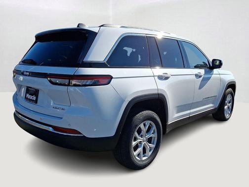 Bright White Clearcoat 2023 Jeep Grand Cherokee Limited