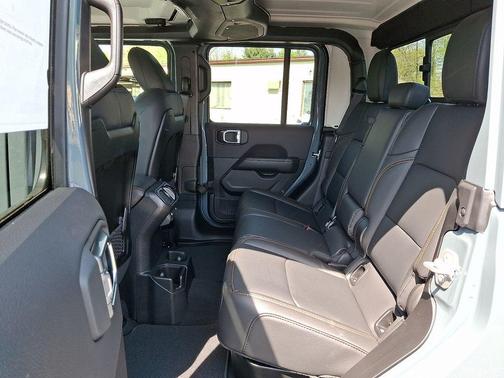 Anvil Clearcoat 2026 Jeep Gladiator Texas Trail