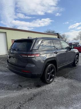2023 Jeep Grand Cherokee Altitude