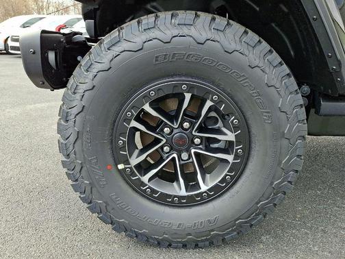 Black Clearcoat 2026 Jeep Wrangler Rubicon