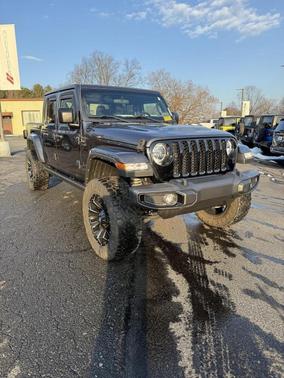 2022 Jeep Gladiator Sport