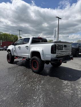 Summit White 2018 Chevrolet Colorado LT