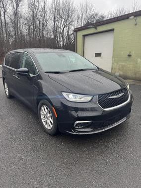 2024 Chrysler Pacifica Touring-L