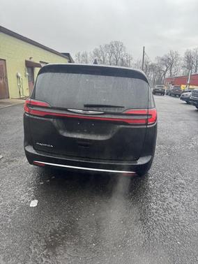 2024 Chrysler Pacifica Touring-L