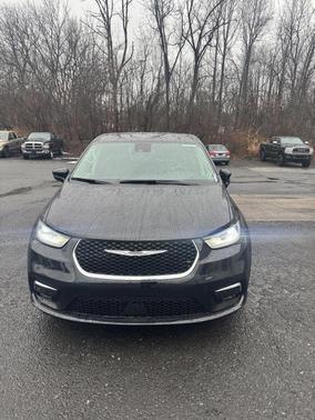 2024 Chrysler Pacifica Touring-L