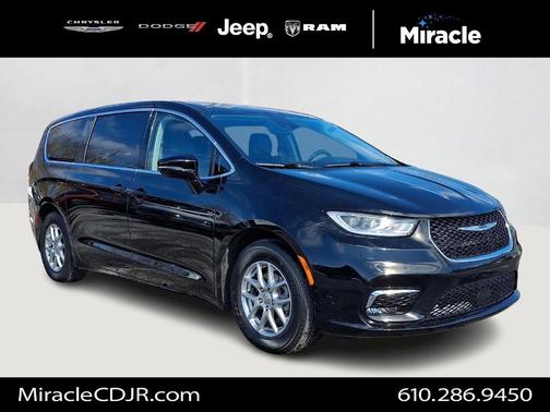 2024 Chrysler Pacifica Touring-L