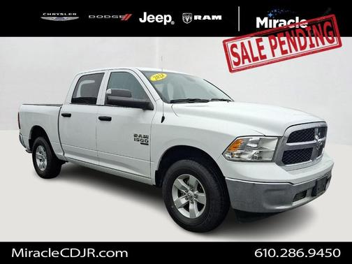 Bright White Clearcoat 2023 RAM 1500 Classic SLT