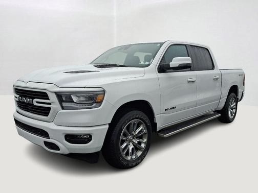 Bright White Clearcoat 2023 RAM 1500 Laramie