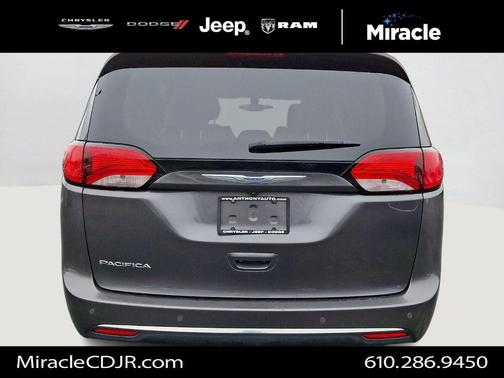 2018 Chrysler Pacifica Touring-L