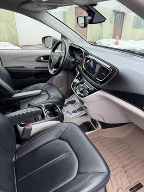 2018 Chrysler Pacifica Touring-L