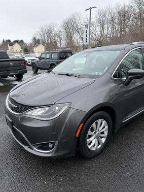 2018 Chrysler Pacifica Touring-L