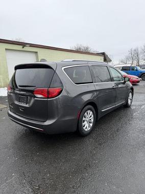2018 Chrysler Pacifica Touring-L