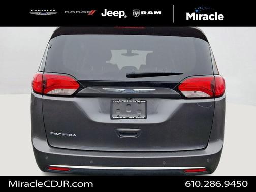 2018 Chrysler Pacifica Touring-L