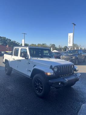 2022 Jeep Gladiator Sport