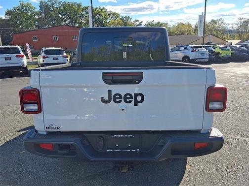 2022 Jeep Gladiator Sport