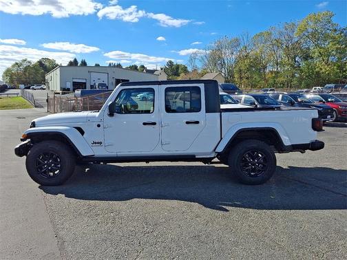 2022 Jeep Gladiator Sport
