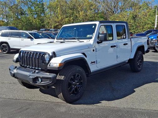 2022 Jeep Gladiator Sport