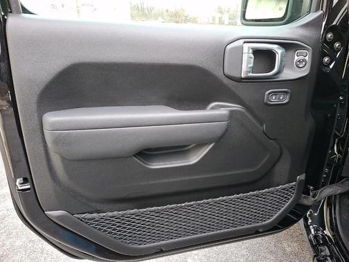 Black Clearcoat 2026 Jeep Wrangler Sport