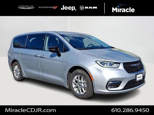 2024 Chrysler Pacifica Touring-L